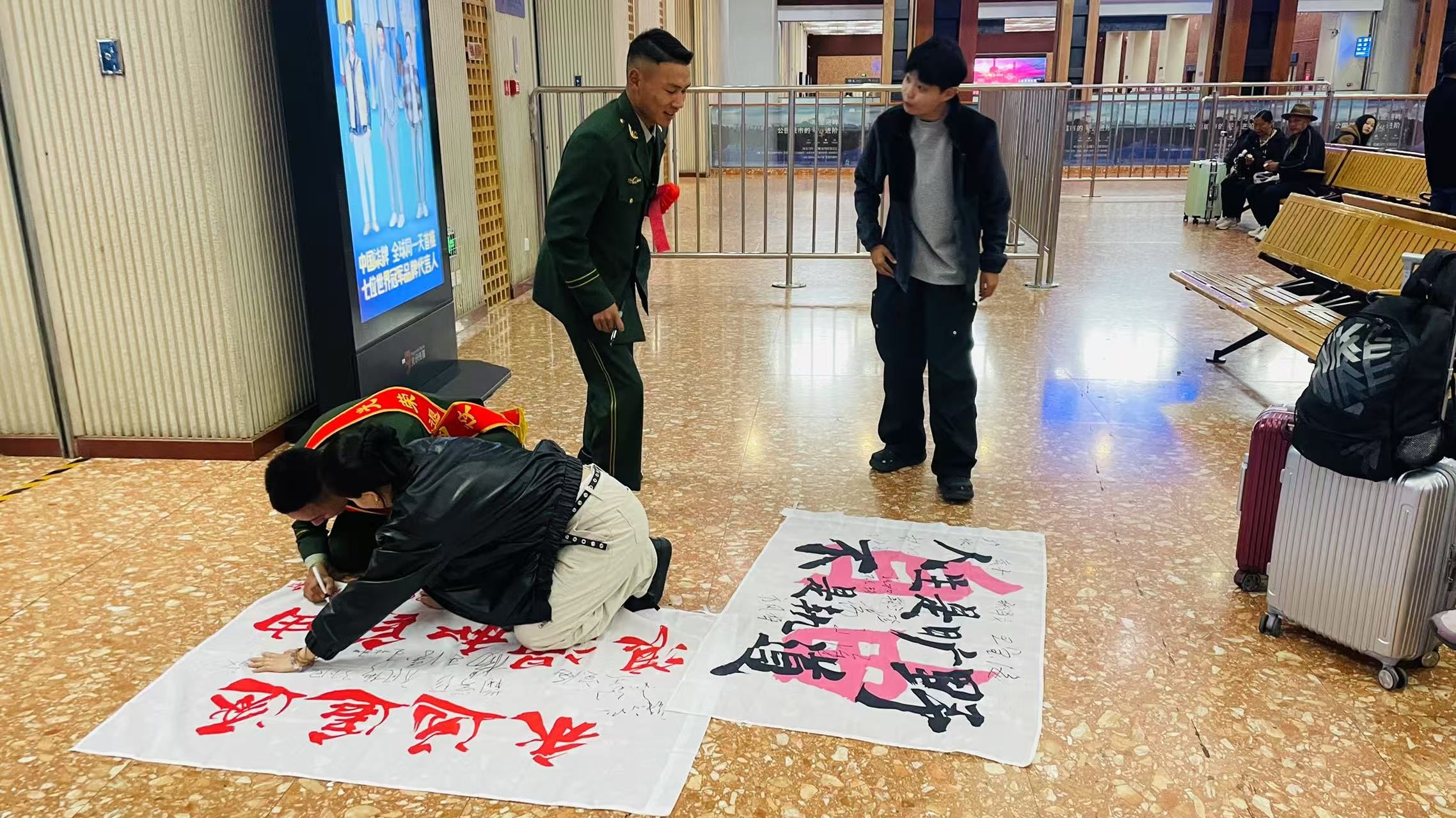 �c(di��n)���鿴Ԕ��(x��)��Ϣ����(bi��o)�}�������ǿ�Ұ������܉���������ο͈F(tu��n)�(du��)�����_ ��x�Δ�(sh��)��403